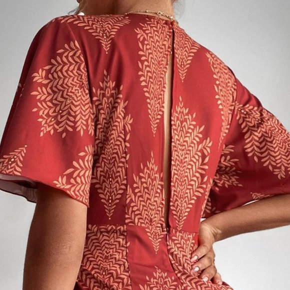 Boho Tropical Print Butterfly Sleeved Mini Romper burgundy red - Picture 6 of 7